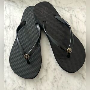 TORY BURCH Solid Black Thin Flip Flop SIZE 7